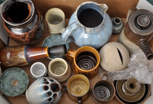 Lot 1032 - A selection of Studio pottery, including: a...