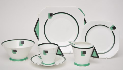 Lot 1075 - Shelley: 'Vogue' green block pattern Art Deco...