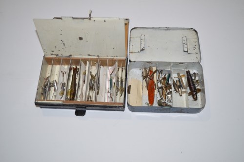 Lot 25 - Lure boxes: Vintage Wheatley japanned lure box,...