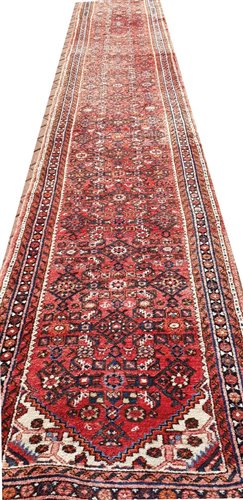 Lot 641 - Mehraban runner