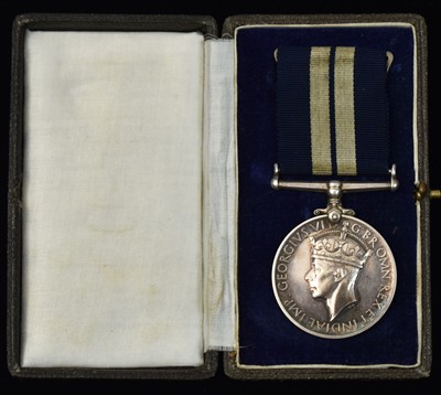 Lot 1536 - Second World War Distinguished Service Medal