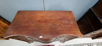 Lot 739 - Early 19th Century mahogany serpentine fronted