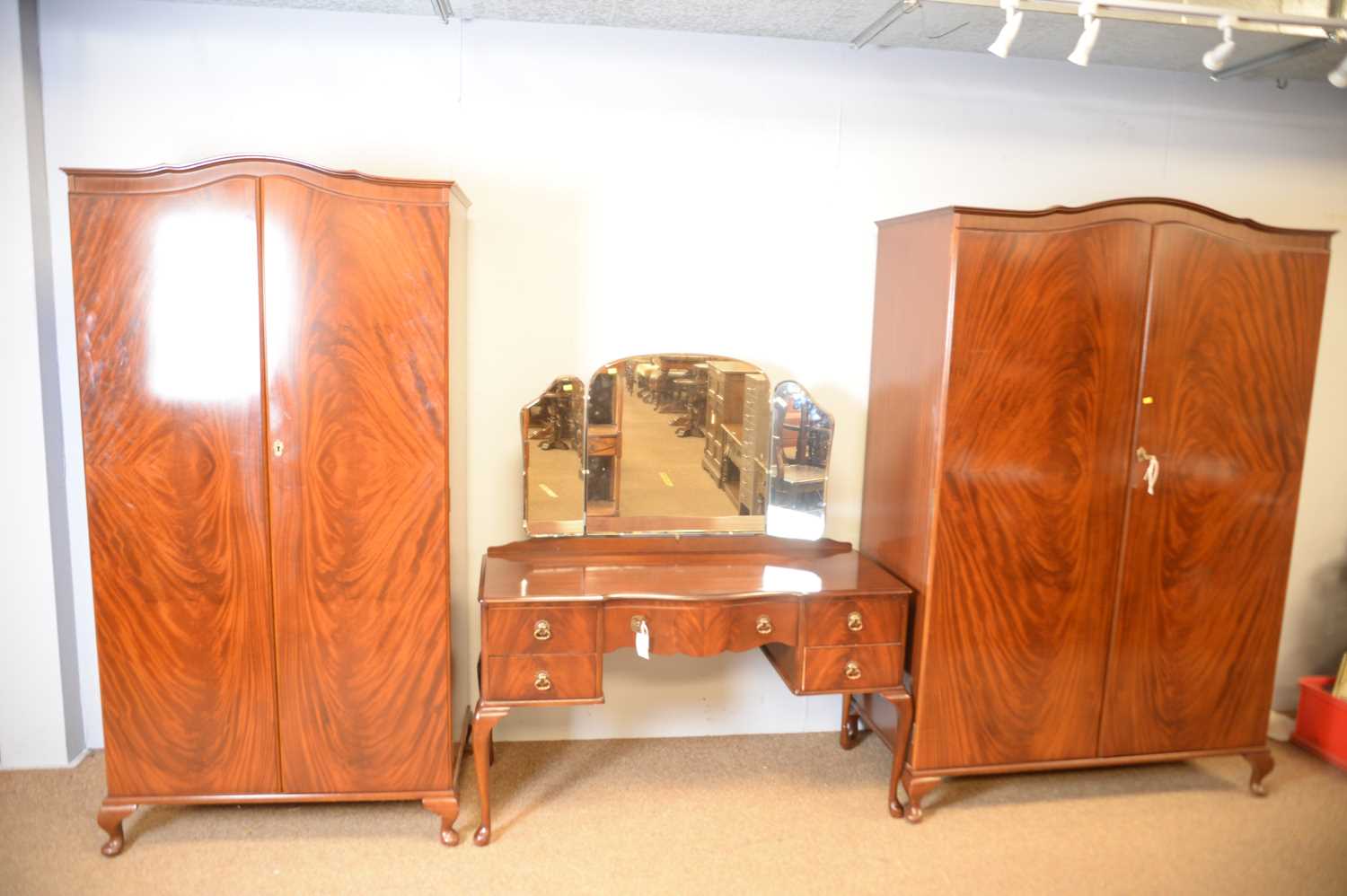 Lot 153 - Beithcraft Ltd: Modern mahogany three-piece bedroom suite.