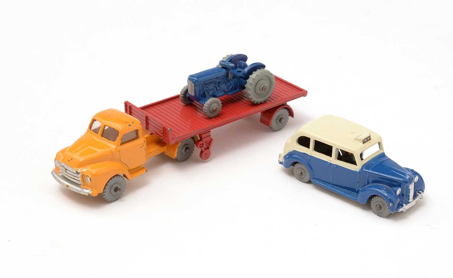Lot 339 - Three boxed Dublo Dinky Toys