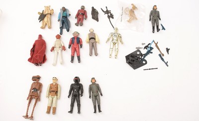 Lot 197 - Star Wars by Kenner, Palitoy and others, 1970's/80's figurines.