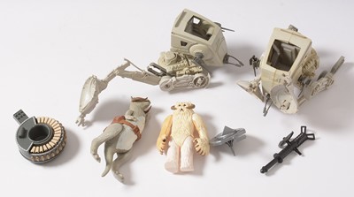 Lot 197 - Star Wars by Kenner, Palitoy and others, 1970's/80's figurines.