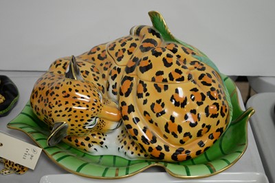 Lot 434 - A selection of Lynn Chase Design jaguar ceramics.