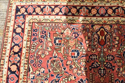 Lot 692 - A Sarough rug