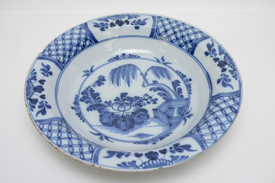 Lot 758 - English Delft bowl, Japanese small bow.