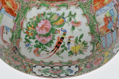 Lot 731 - A late 19th Century Chinese punch bowl.