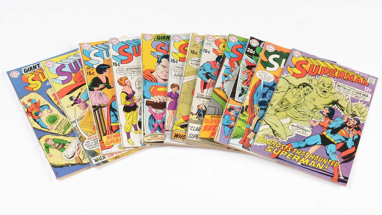 Lot 906 - DC Comics.