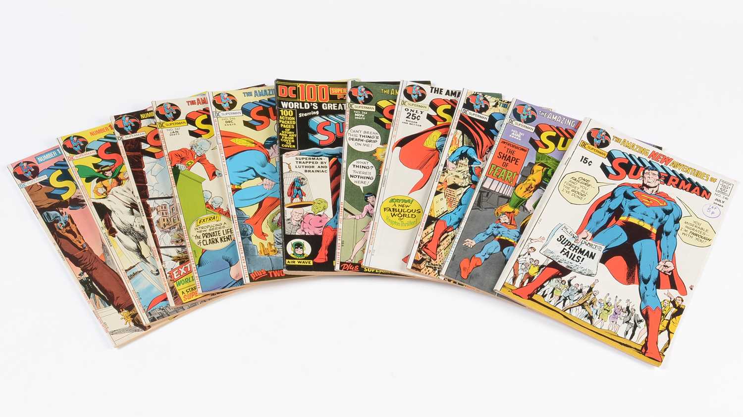 Lot 908 - DC Comics.