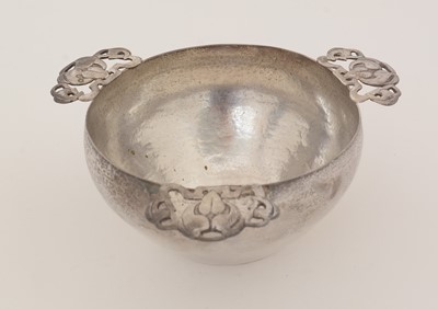 Lot 218 - An Edwardian Art Nouveau silver bowl.