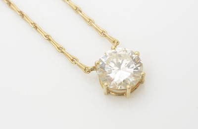 Lot 452 - A single stone diamond pendant