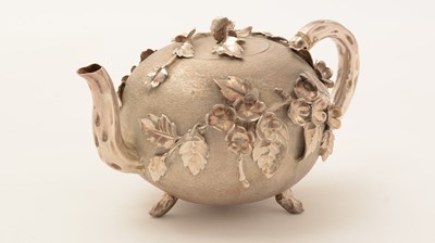 Lot 48 - A William IV silver naturalistic tea pot