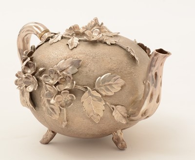 Lot 48 - A William IV silver naturalistic tea pot