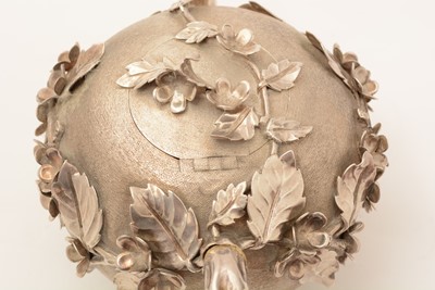 Lot 48 - A William IV silver naturalistic tea pot