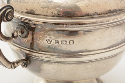 Lot 70 - A matched pair of Edwardian George V silver two handled cups
