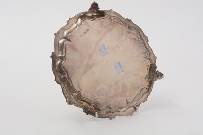 Lot 34 - A small mixed lot of silver