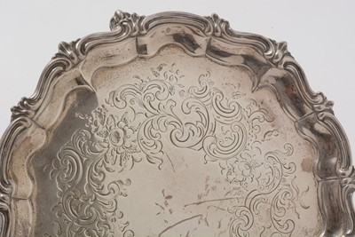 Lot 34 - A small mixed lot of silver
