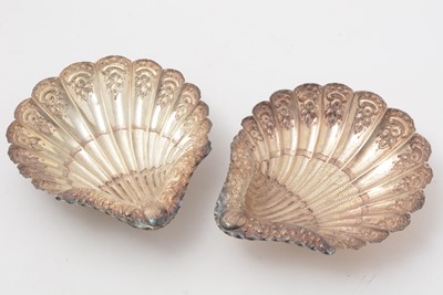 Lot 34 - A small mixed lot of silver