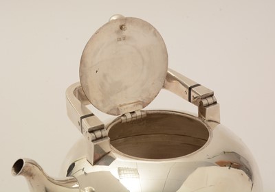 Lot 25 - An Elizabeth II silver handmade teapot