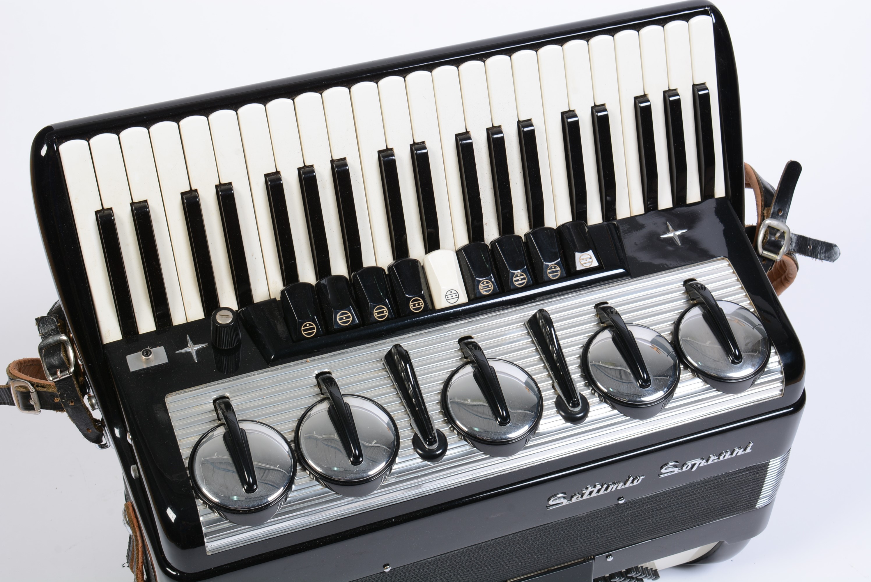 Lot 35 - Settimio Soprani Cardinal 120 bass piano