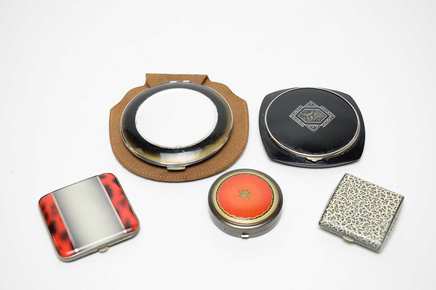 Lot 40 - 1920s Art Deco powder compacts
