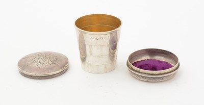 Lot 92 - A Victorian silver collapsible travelling beaker