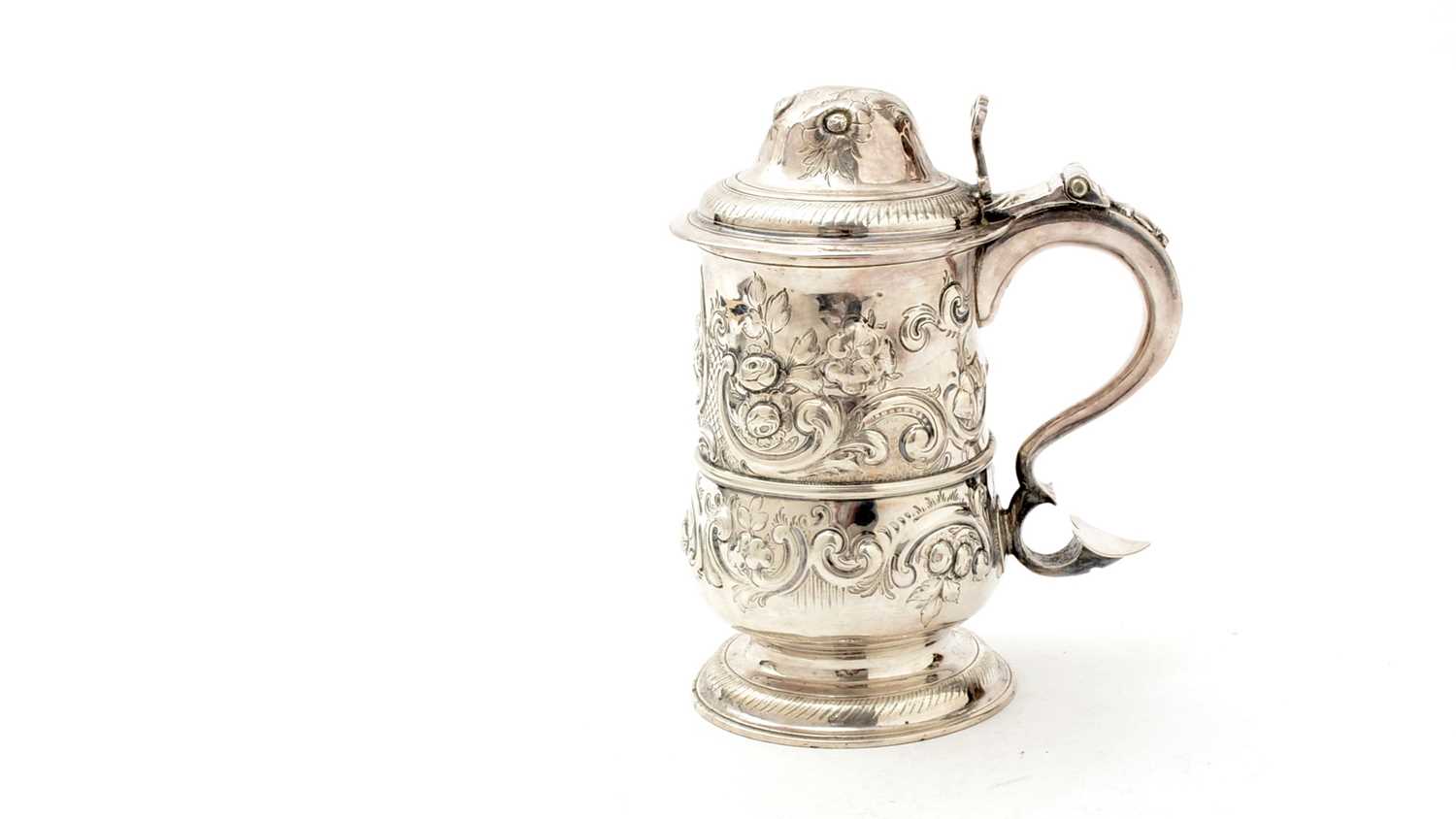 Lot 97 - A George III silver north country provincial tankard