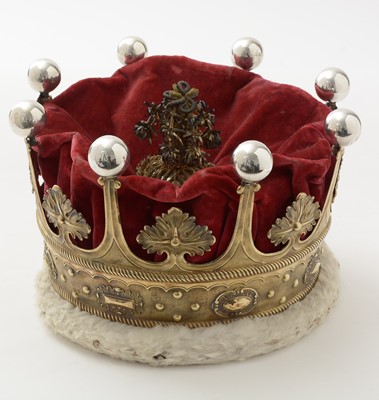 Lot 36 - The Earl of Westmorland’s tunic, pair of breeches and coronet