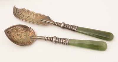 Lot 65 - A George V nephrite handled butter knife and jam spoon, and other items