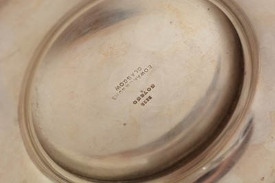 Lot 100 - George V Irish silver two-handled cup