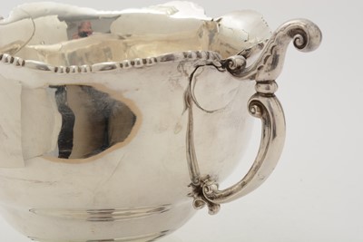 Lot 100 - George V Irish silver two-handled cup