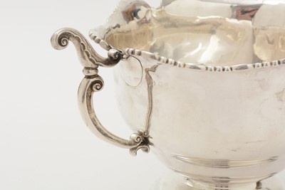 Lot 100 - George V Irish silver two-handled cup