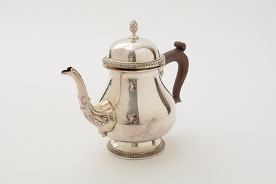 Lot 3 - An Elizabeth II silver teapot