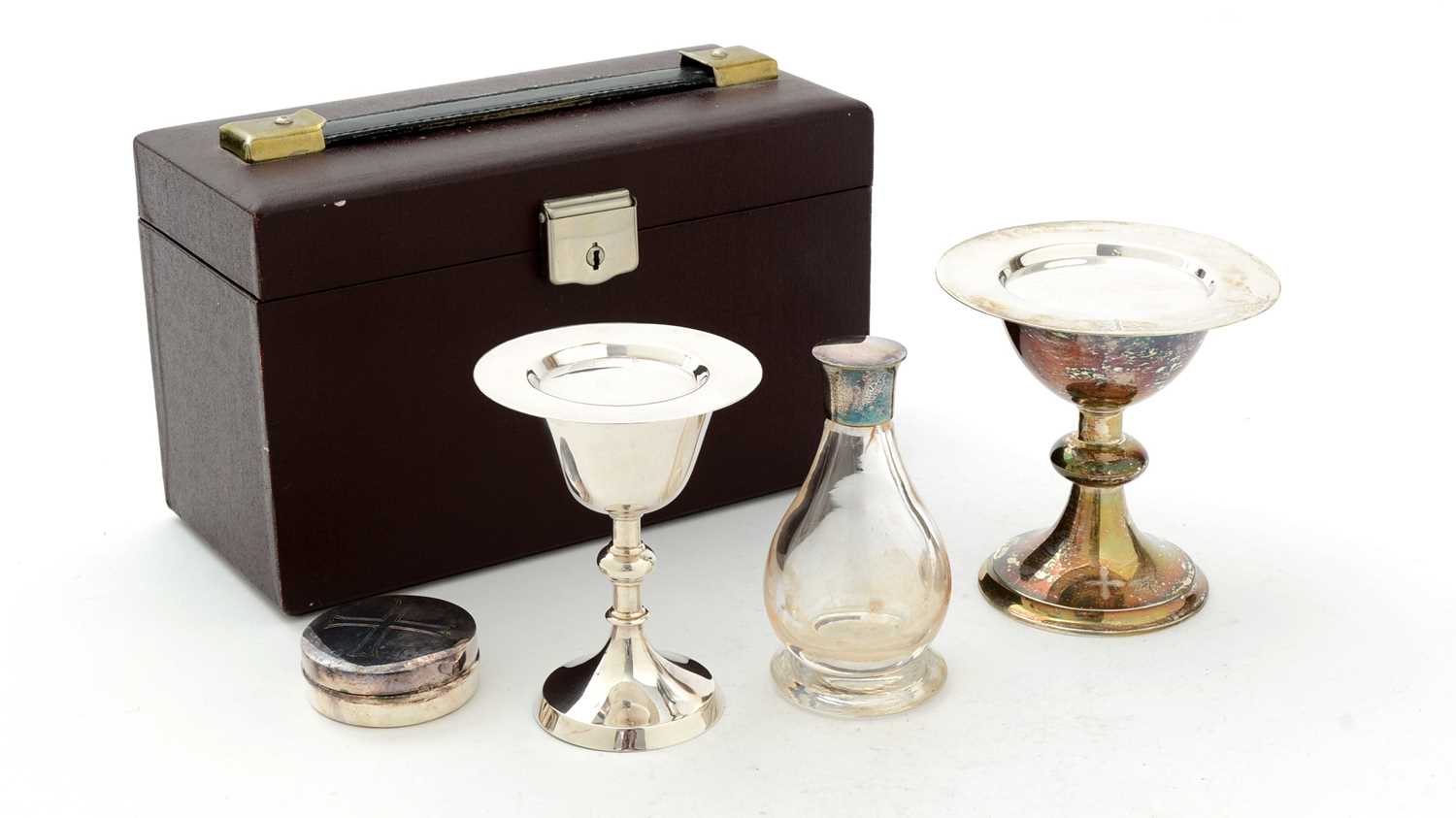 Lot 4 - George IV small silver chalice with a knopped pedestal, and other items