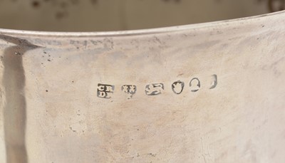Lot 86 - A George IV North Country provincial silver cup