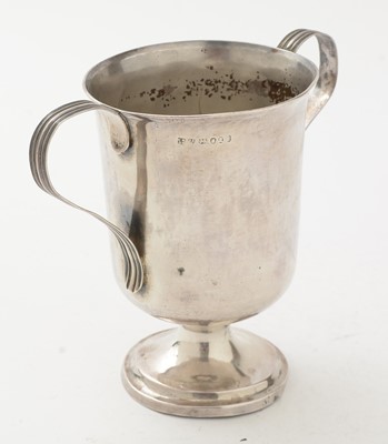 Lot 86 - A George IV North Country provincial silver cup