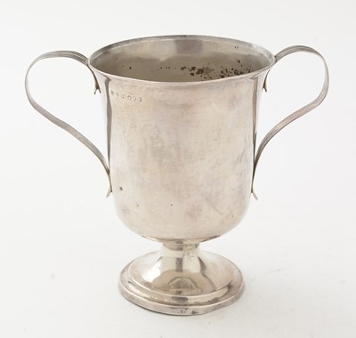 Lot 86 - A George IV North Country provincial silver cup