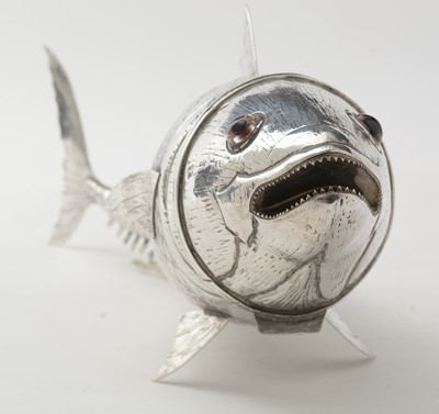 Lot 106 - A 20th Century Spanish silver articulated fish or table decoration