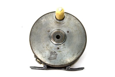 Lot 372 - An early Hardy’s fishing reel