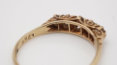 Lot 470 - A five stone diamond ring