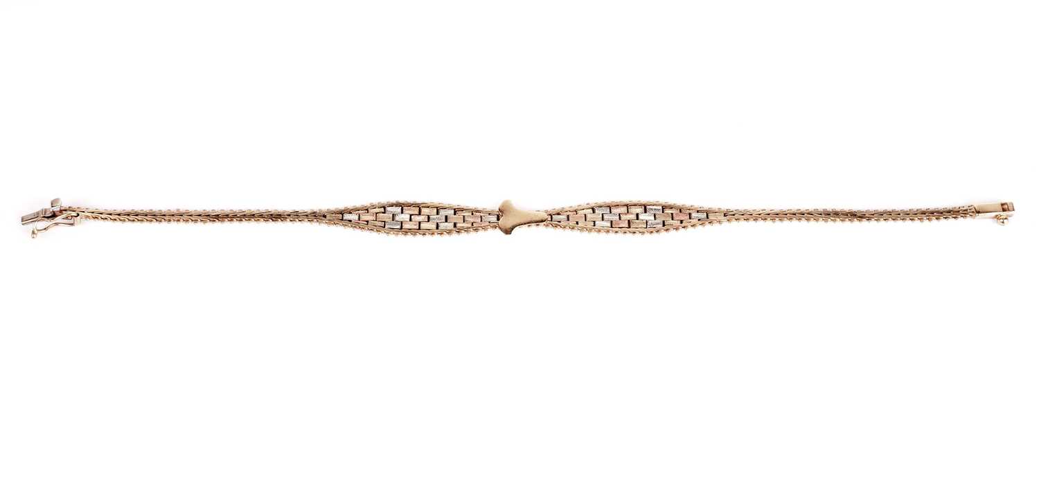 Lot 353 - A tri-colour 9ct gold bracelet