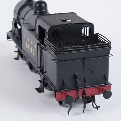 Lot 29 - A metal kit-built 0-gauge 0-6-2 locomotive