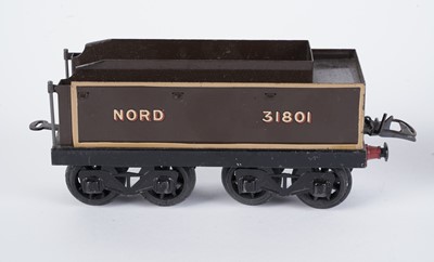 Lot 156 - A Hornby 0-gauge 4-4-2 locomotive and eight-wheel tender