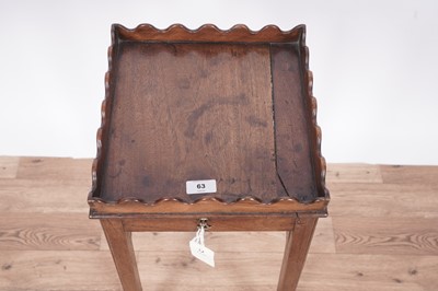 Lot 63 - A George III mahogany urn/kettle stand