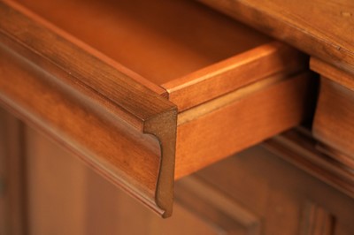 Lot 29 - Grange: a substantial Victorian style hardwood bookcase