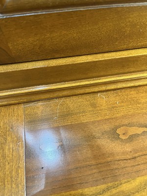 Lot 29 - Grange: a substantial Victorian style hardwood bookcase