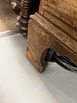 Lot 42 - A George III mahogany chest on chest
